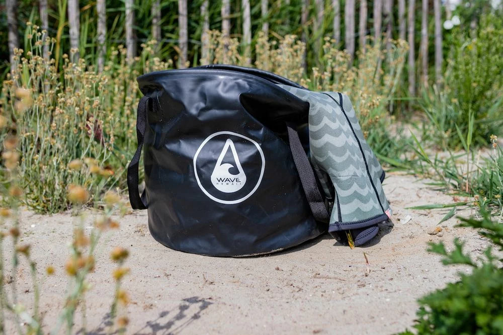 Beach Bucket Black 6 Beach Bucket Black - Image 4